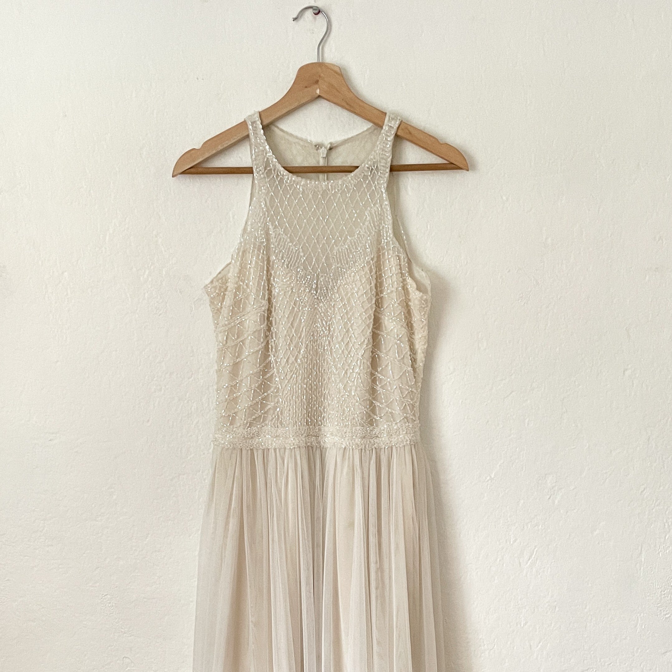 Vestido Halter Pedrería y Tul