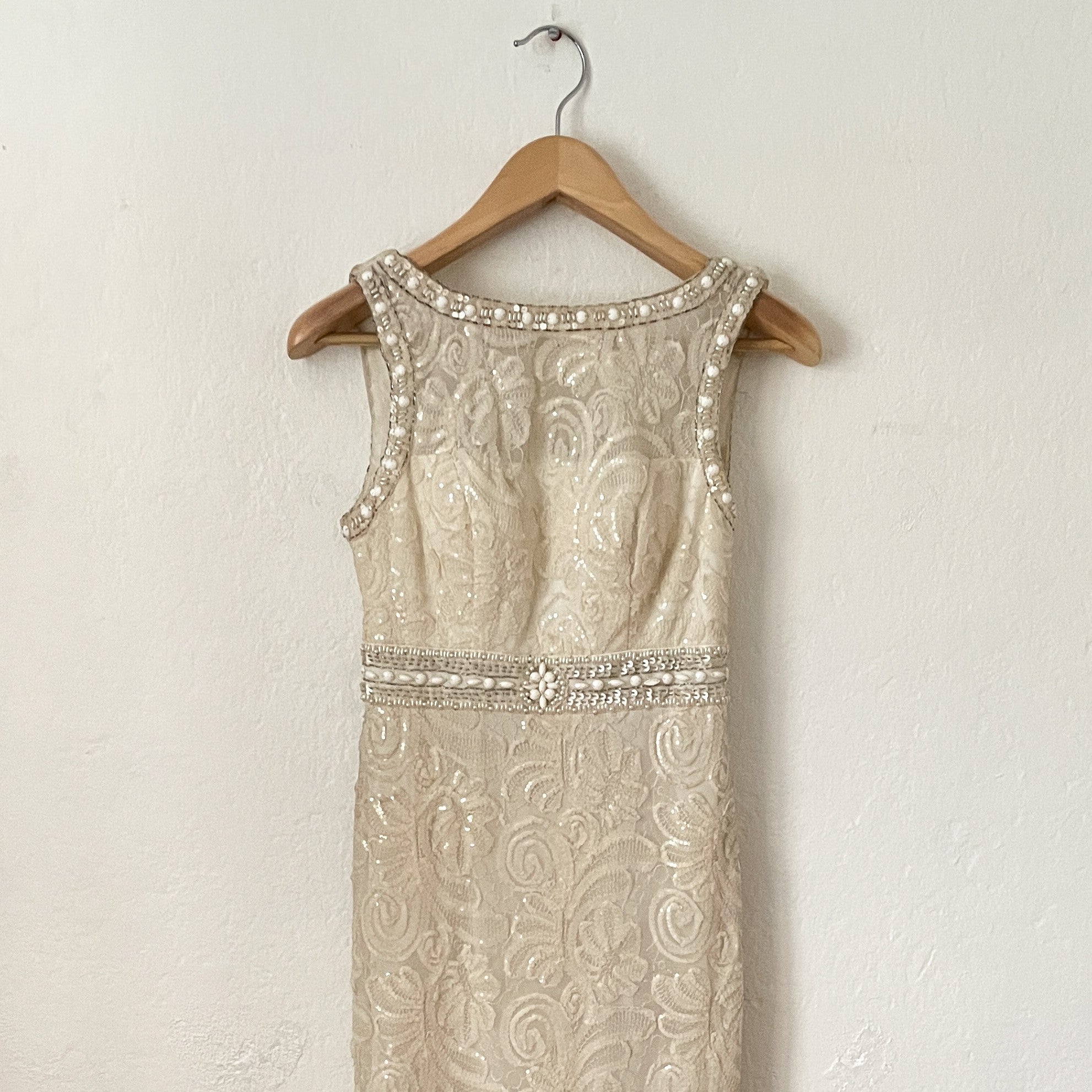 Vestido Cuello Bote Encaje