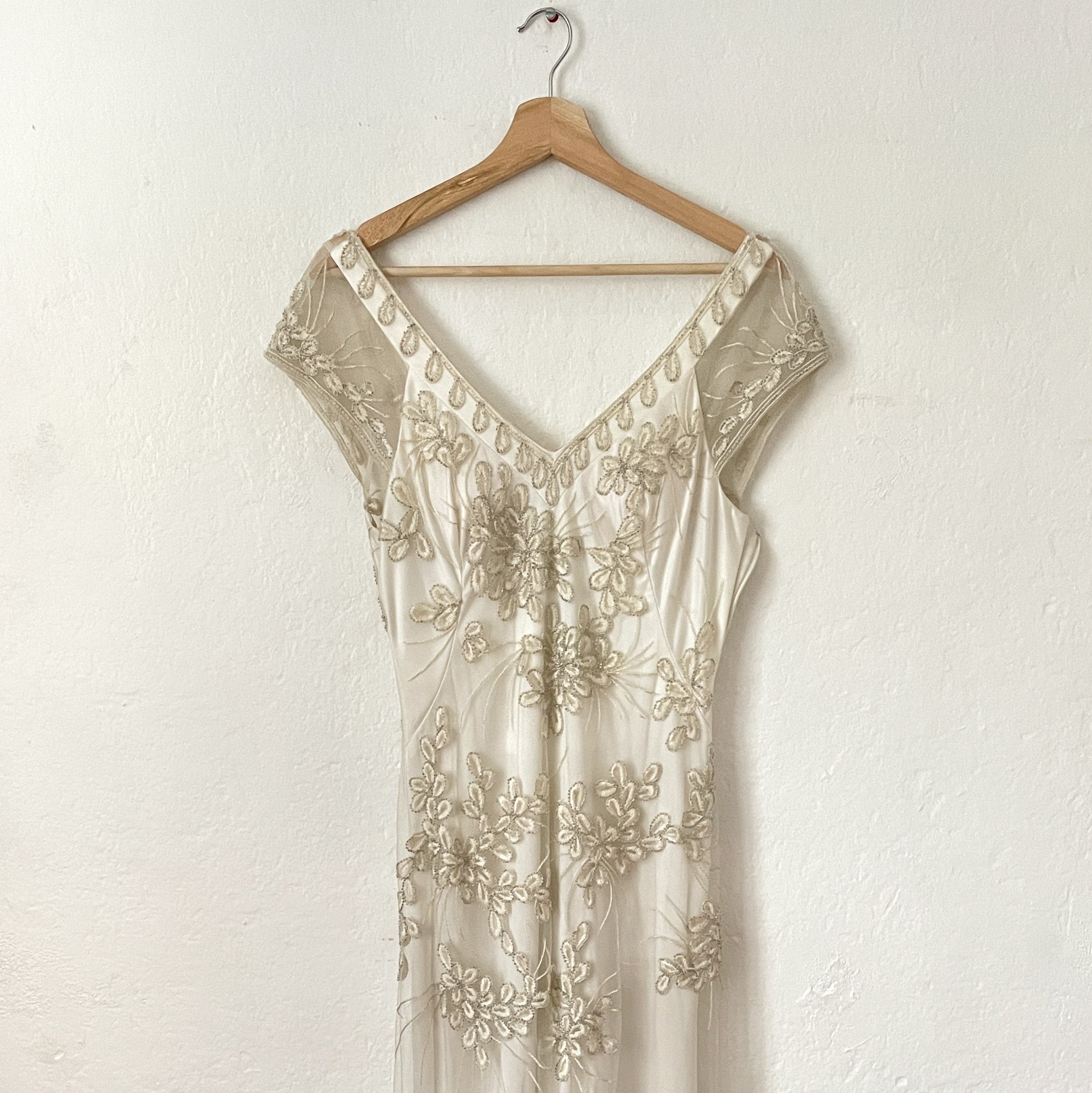 Vestido Bordado y Transparencia